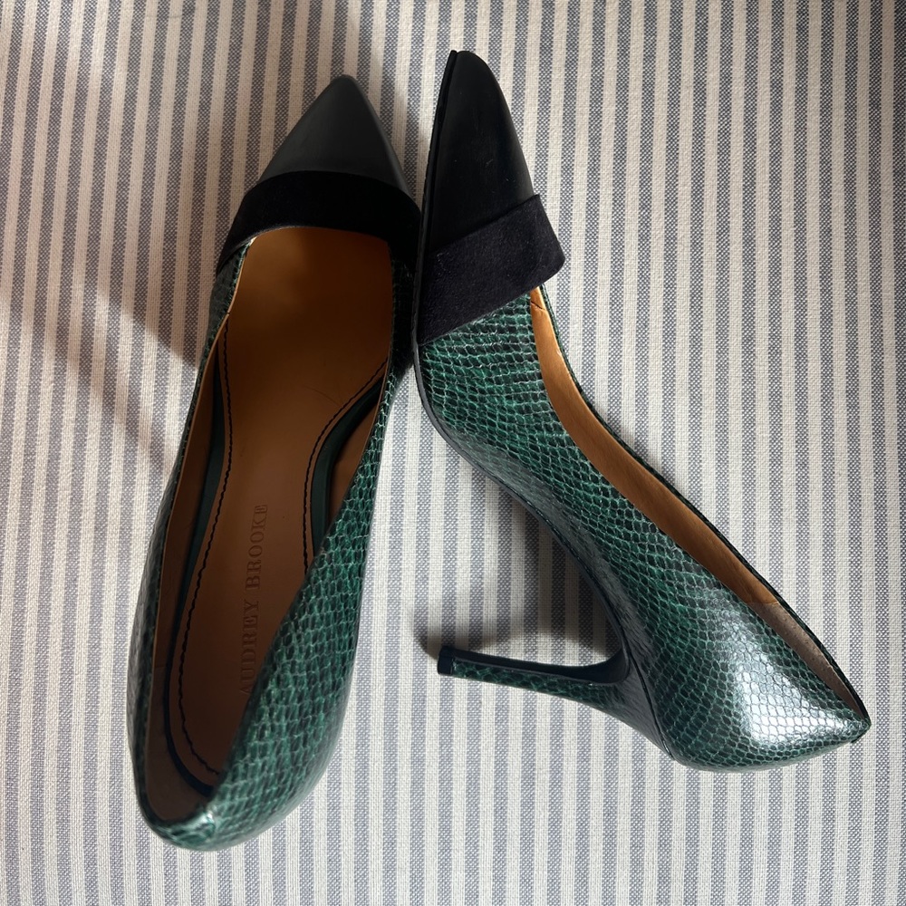 Audrey Brooke green and black heels